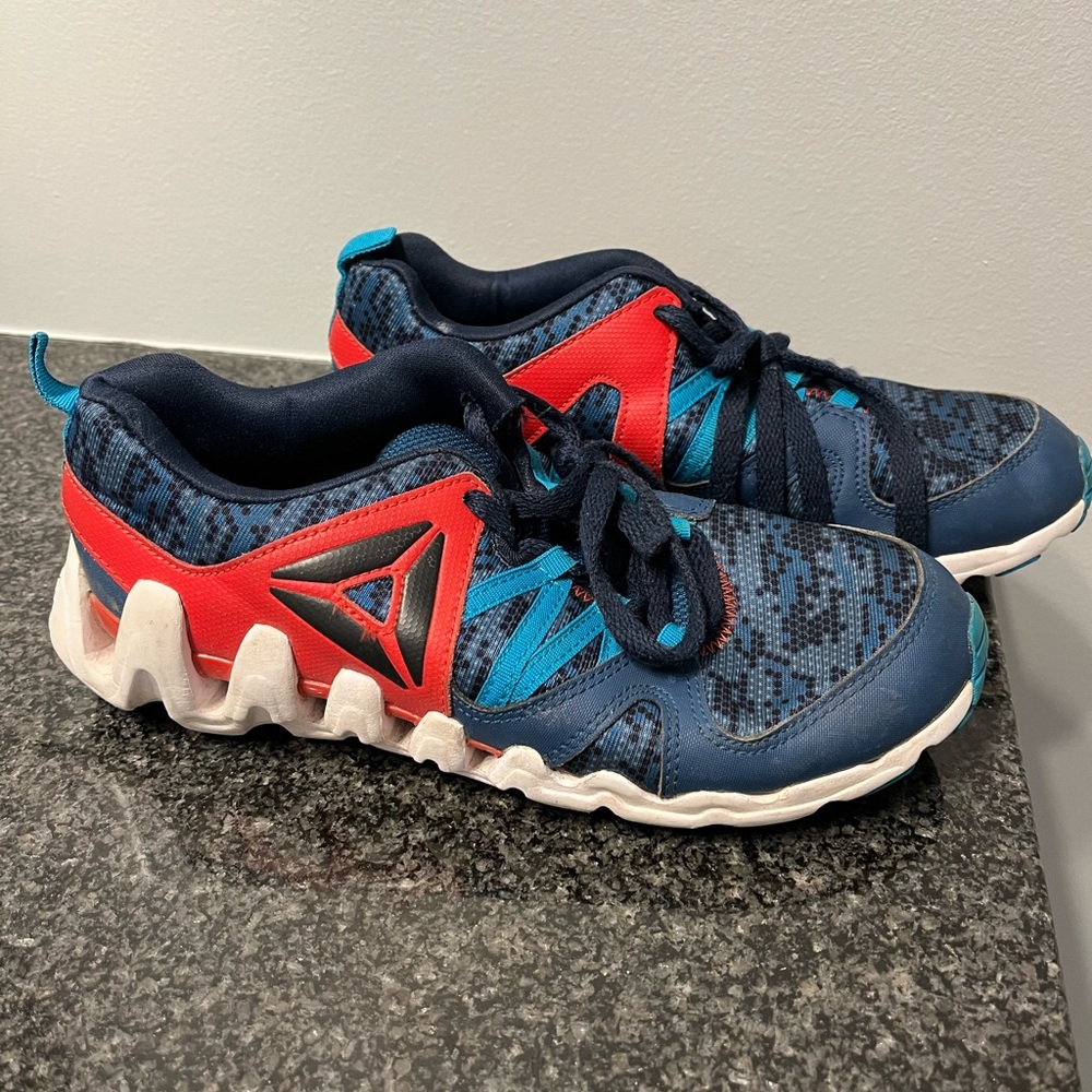 Reebok kids runners sz 4 EUC